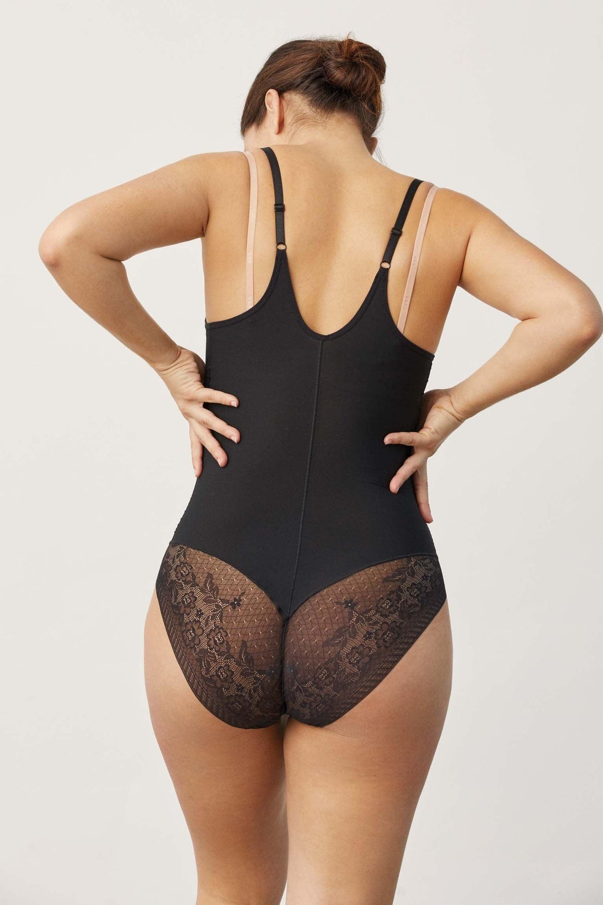 Body reductor con encaje negro
