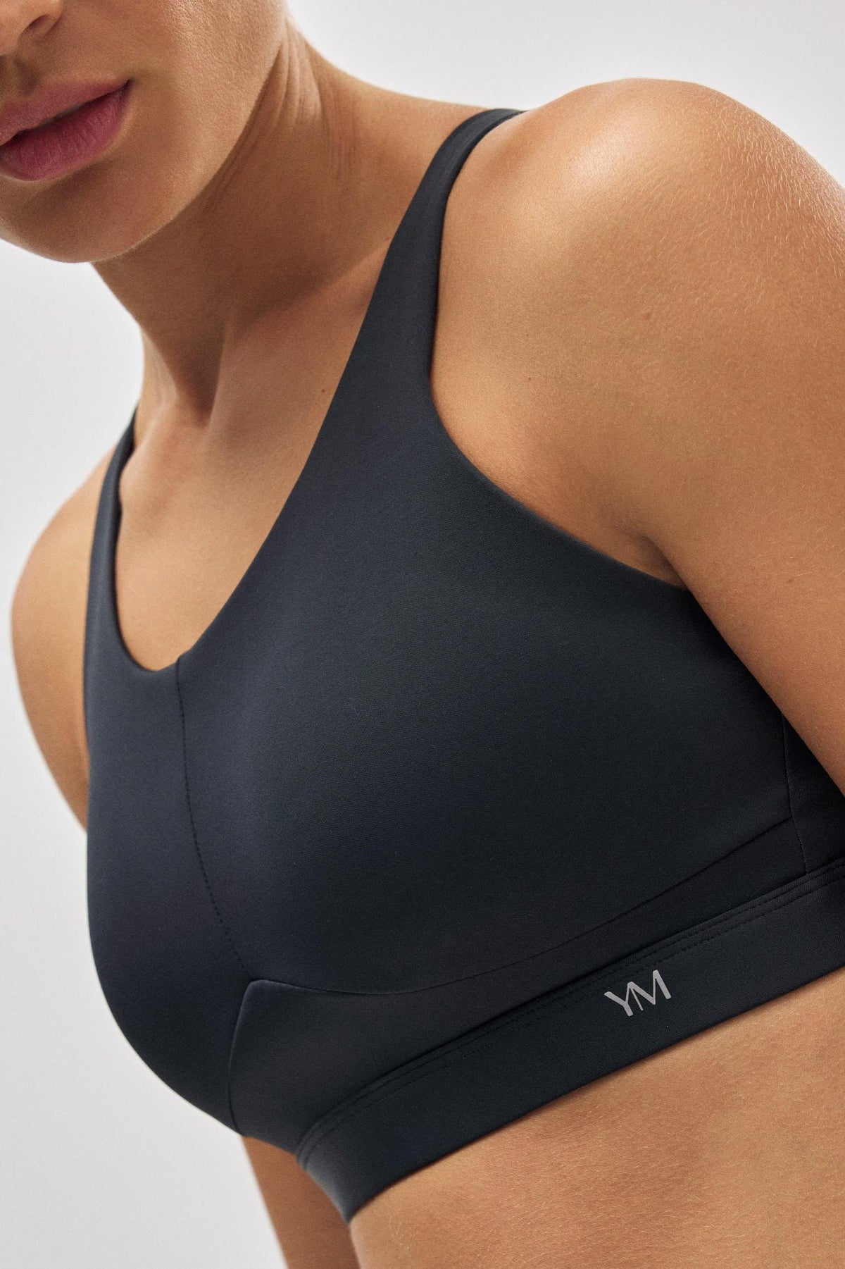 Sujetador deportivo Compressive alto impacto tirantes regulables negro