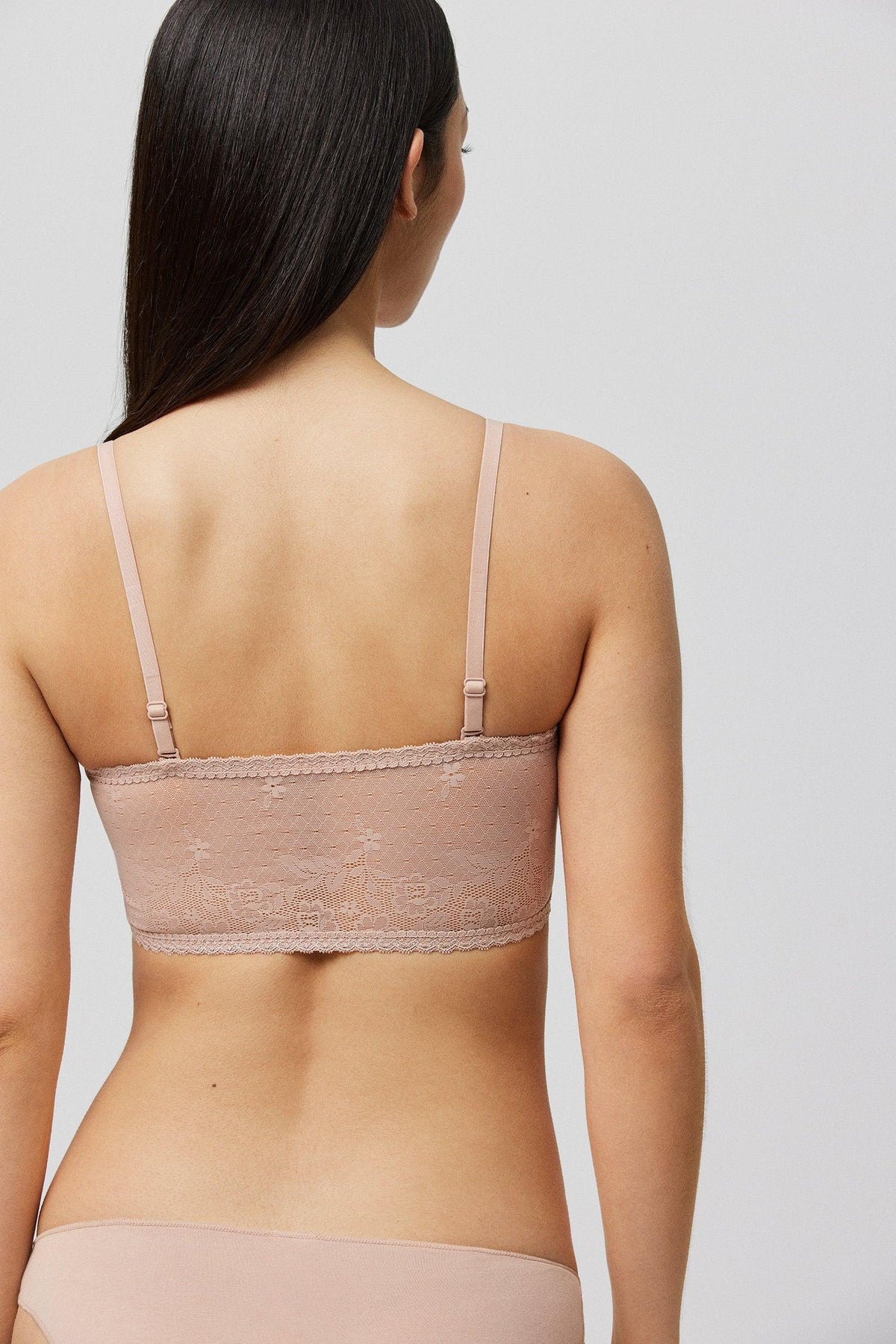 Bandeau sin tirantes multiposición con encaje nude