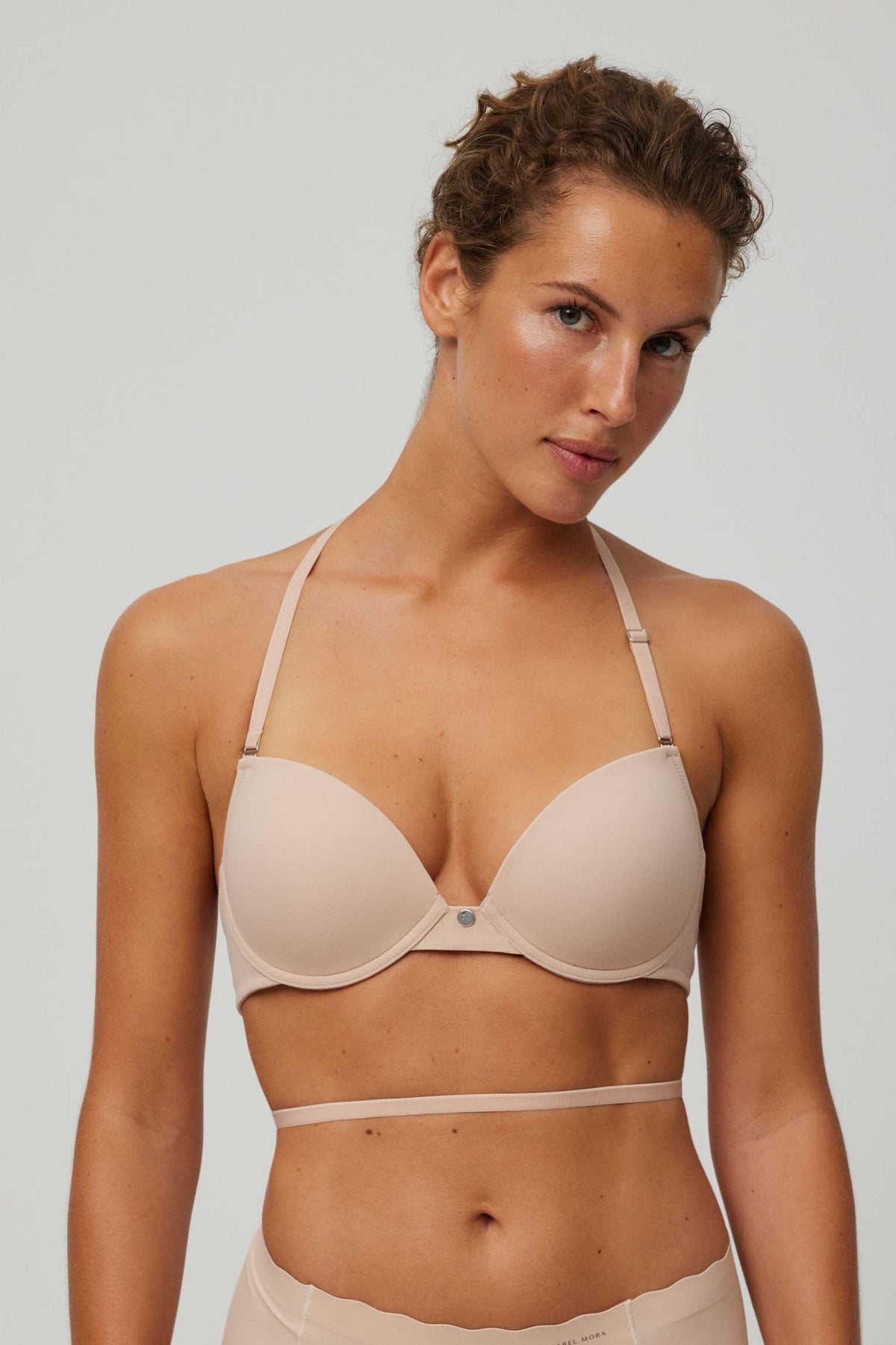 Sujetador escote espalda nude