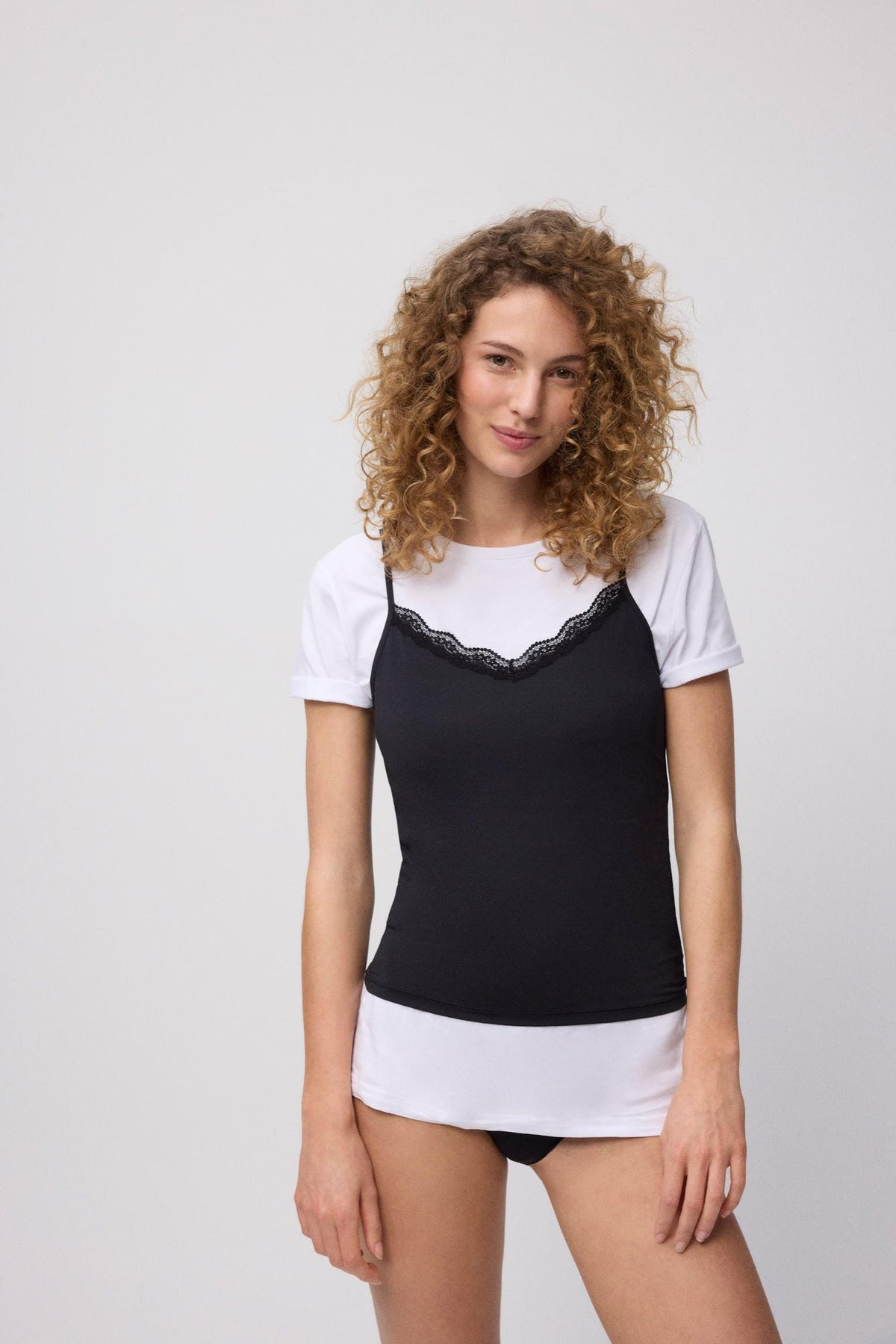 Camiseta lencera de tirantes negro