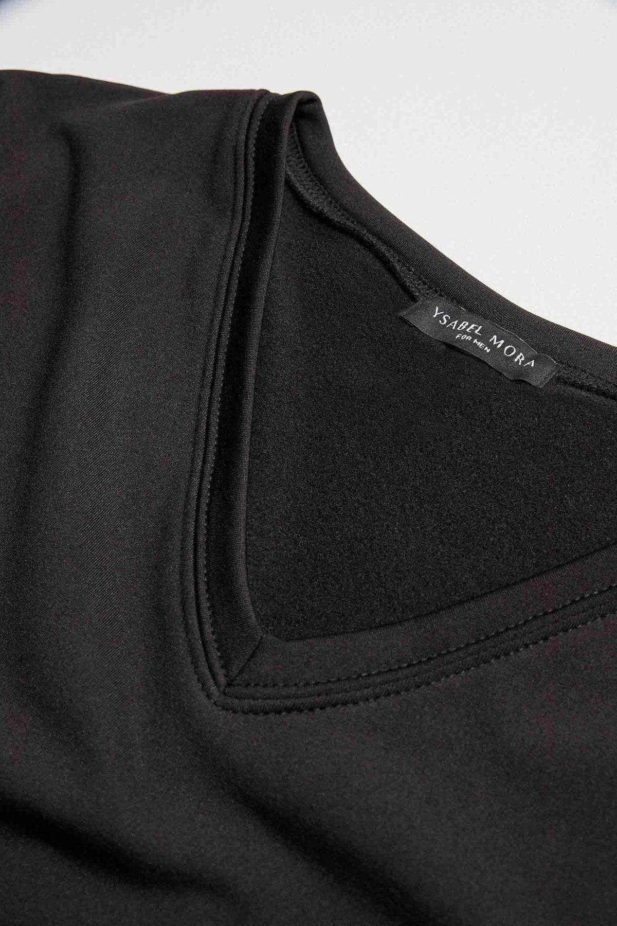 Camiseta térmica interior cuello en V manga larga negra