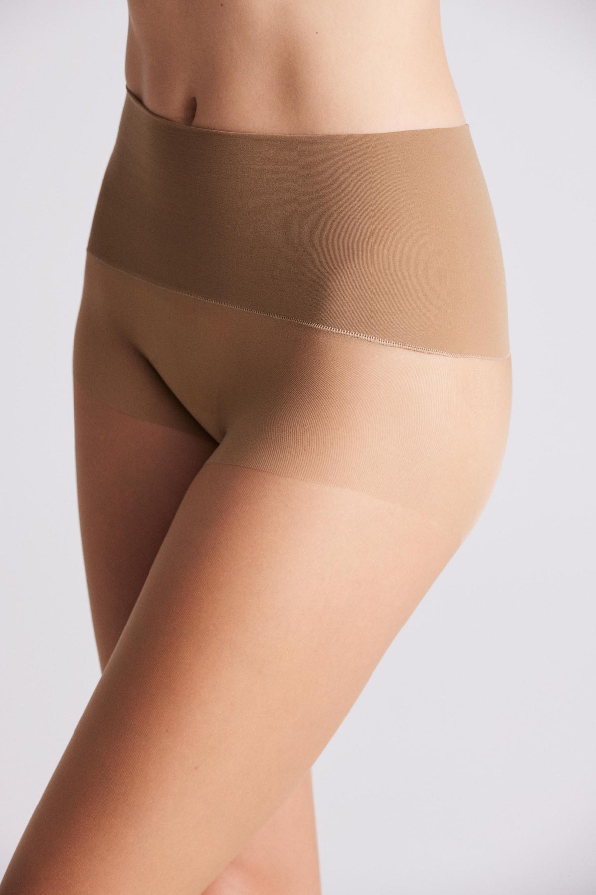 Panty sin costuras 15 denier bronce