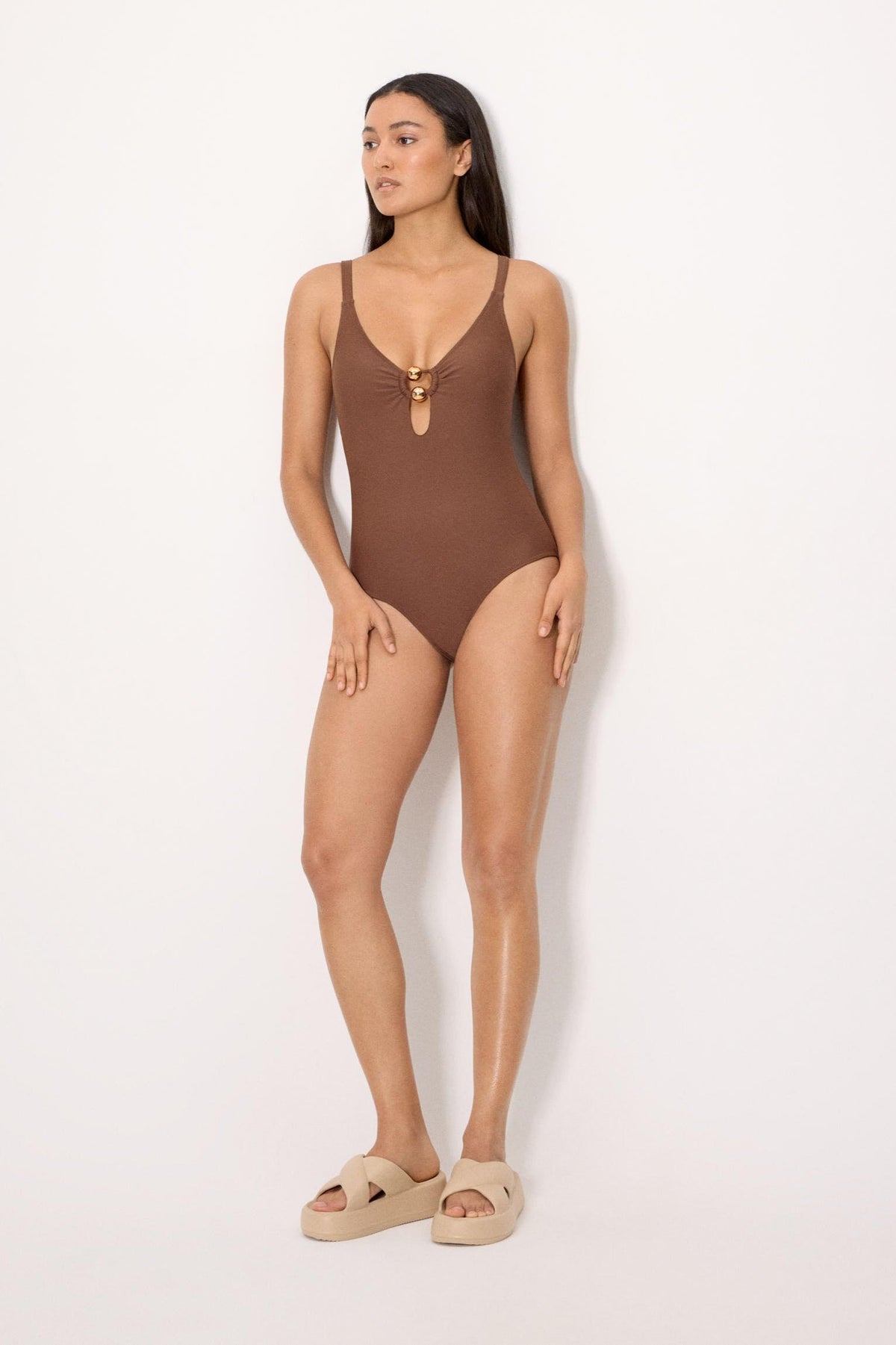 Traje de baño moldeador marrón copa B