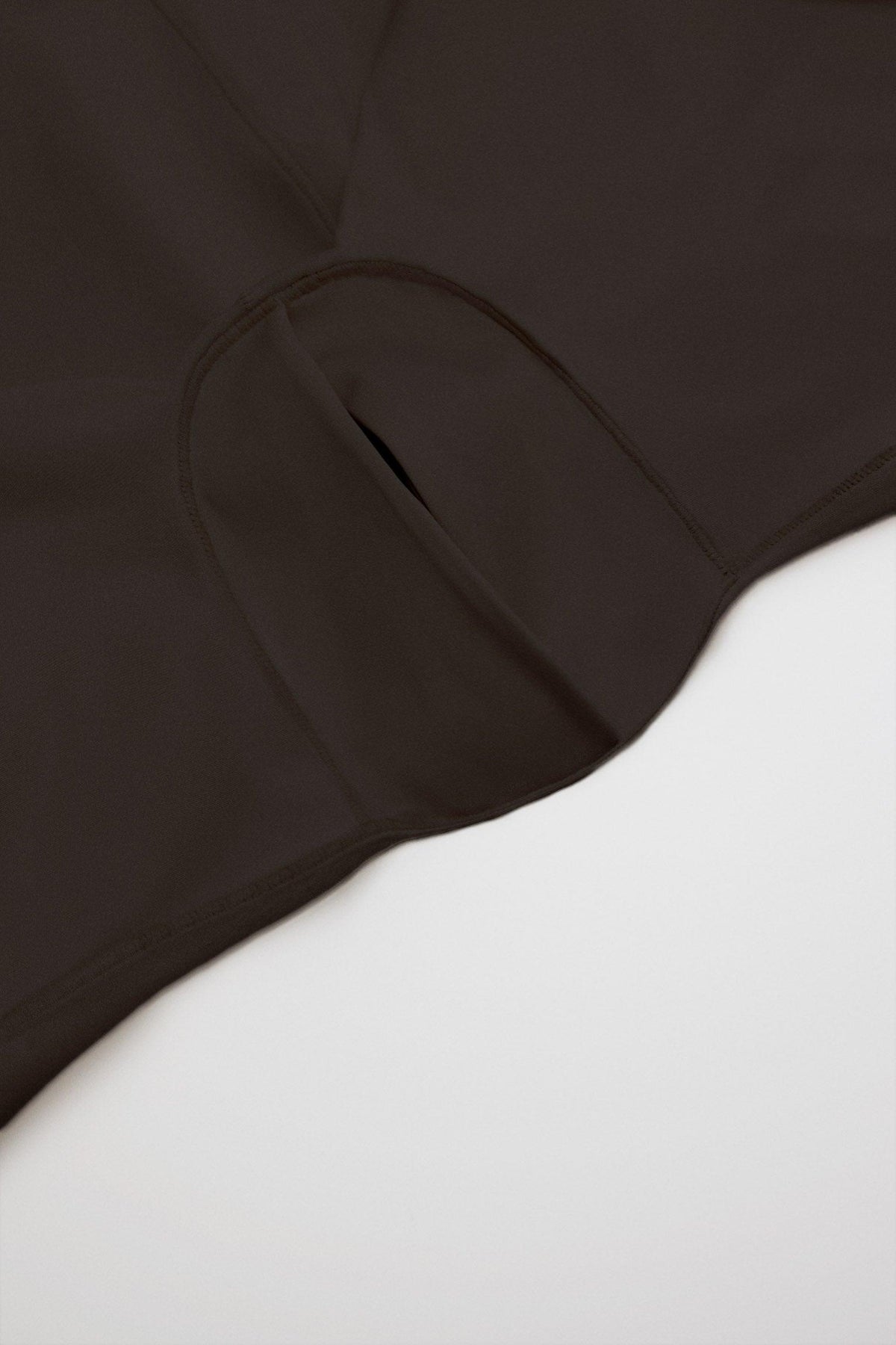 Body-up reductor con abertura y acabados invisibles negro
