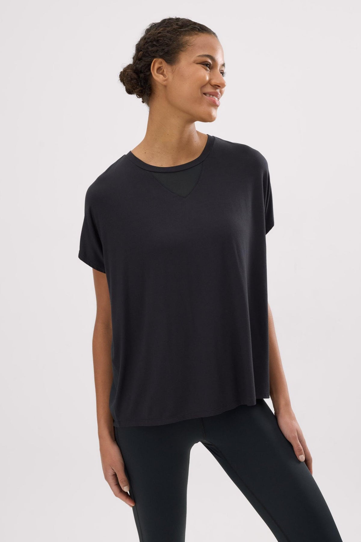 Camiseta deportiva manga corta fluida negra