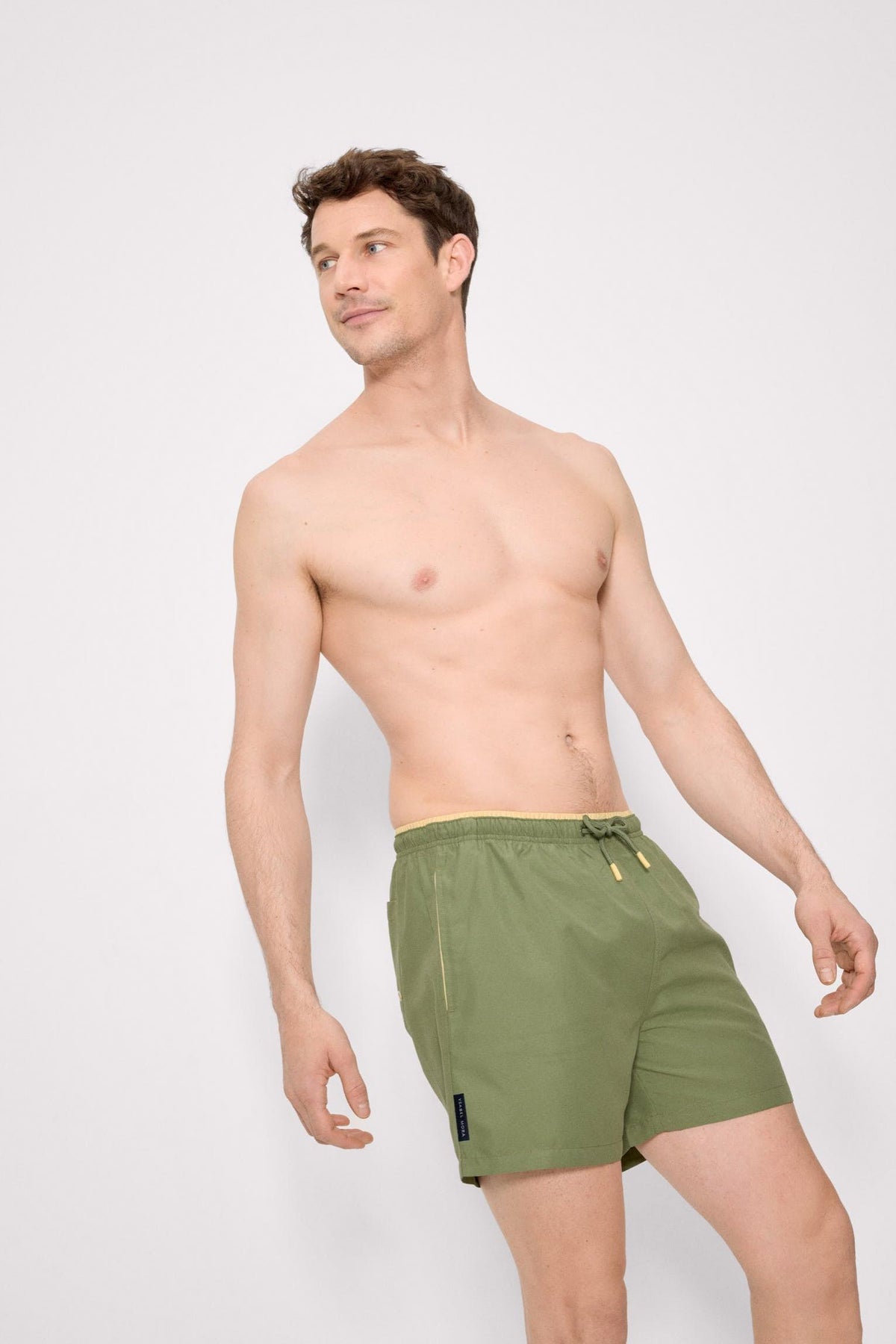 Traje de baño medio básico verde