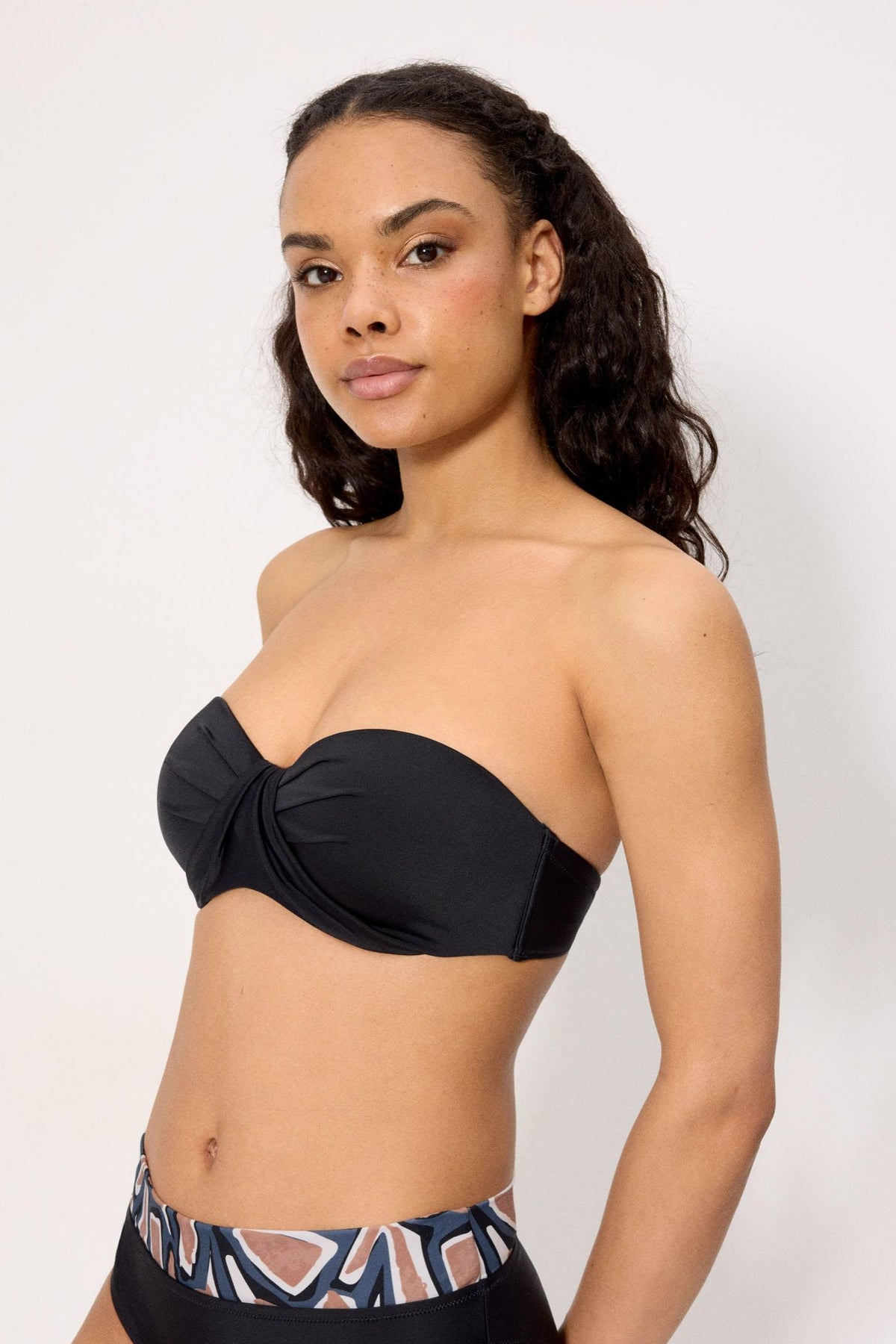 Top bikini bandeau negro copas C y D