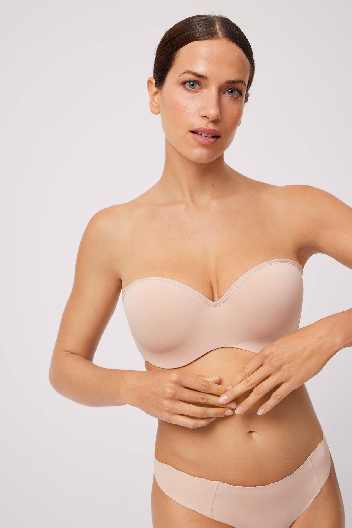 Brasier strapless multiposición nude