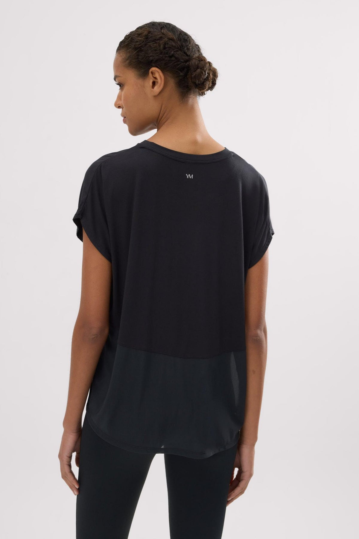 Camiseta deportiva manga corta fluida negra