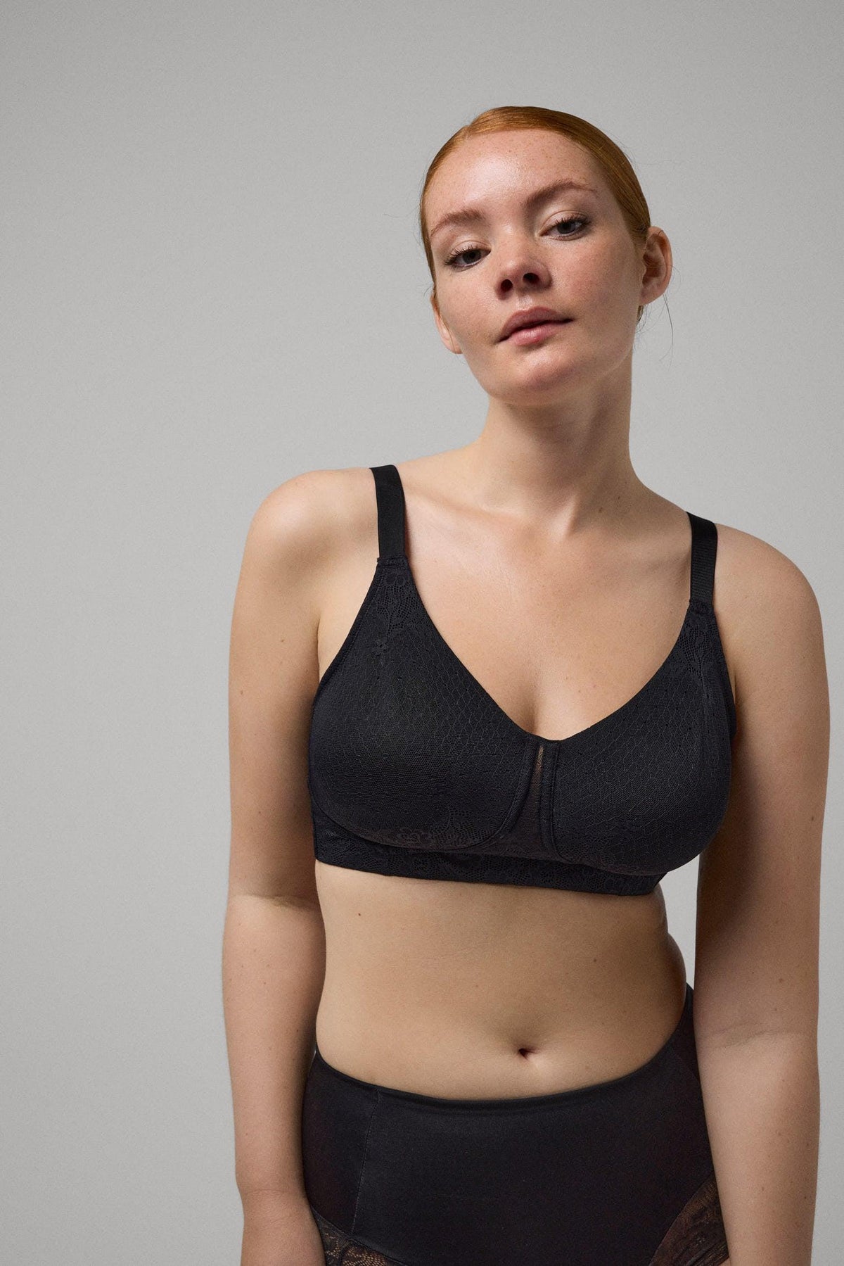 Brasier reductor sin aro sin relleno diseño encaje negro