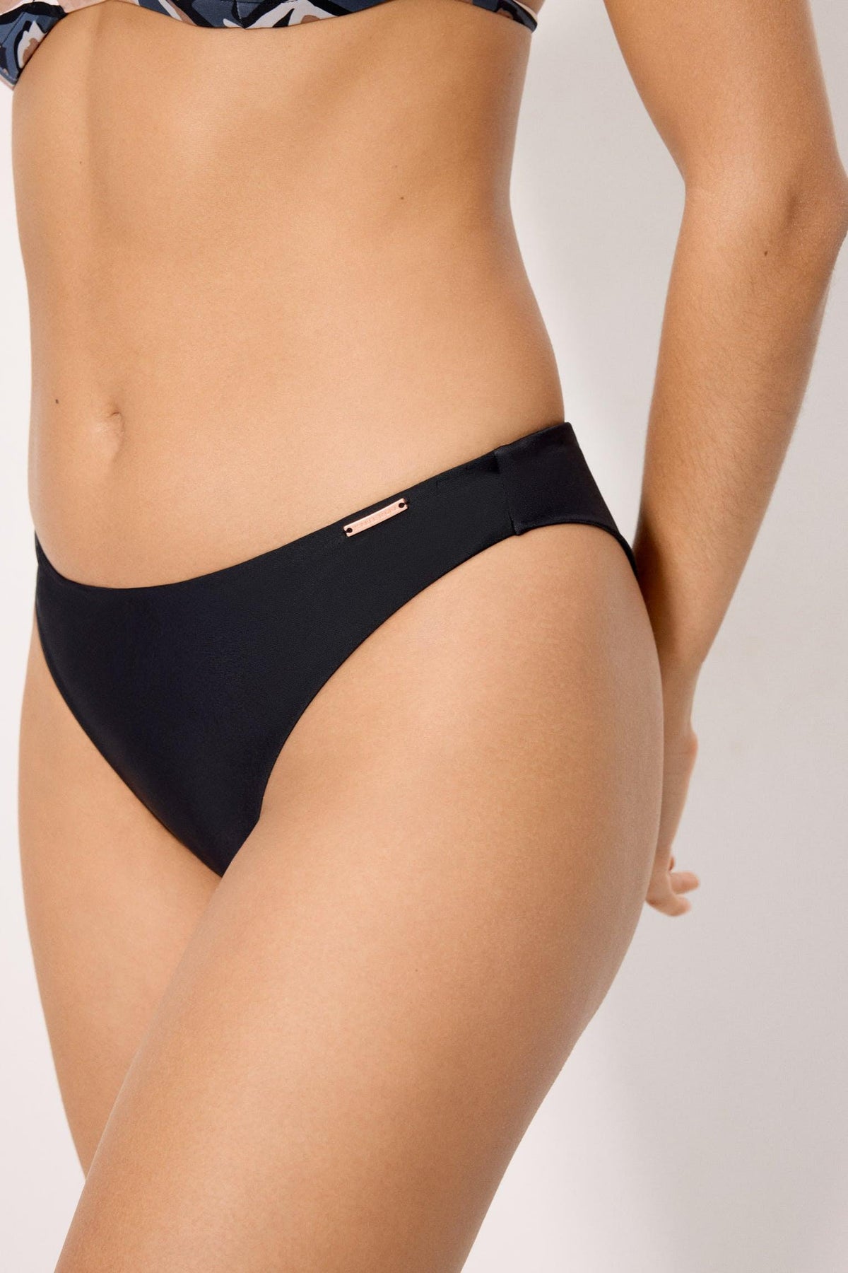 Bikini brasileño negro