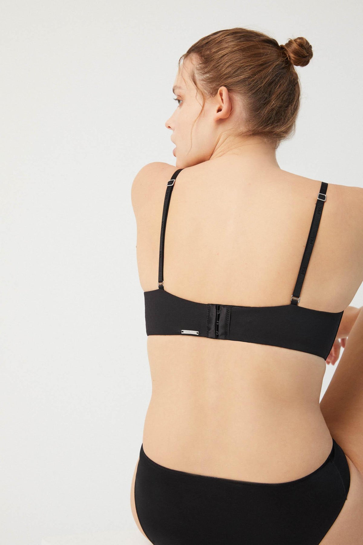 Brassiere push up sin tirantes multiposición negro