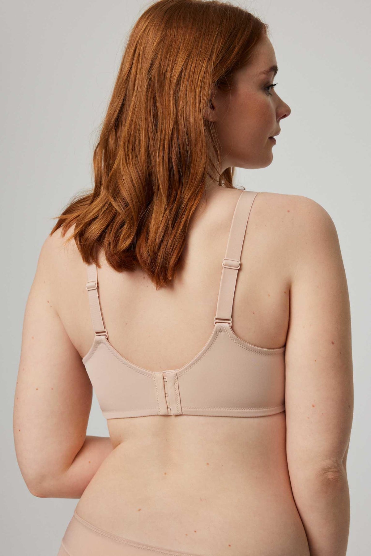 Brasier reductor con espalda anatómica y reforzada nude