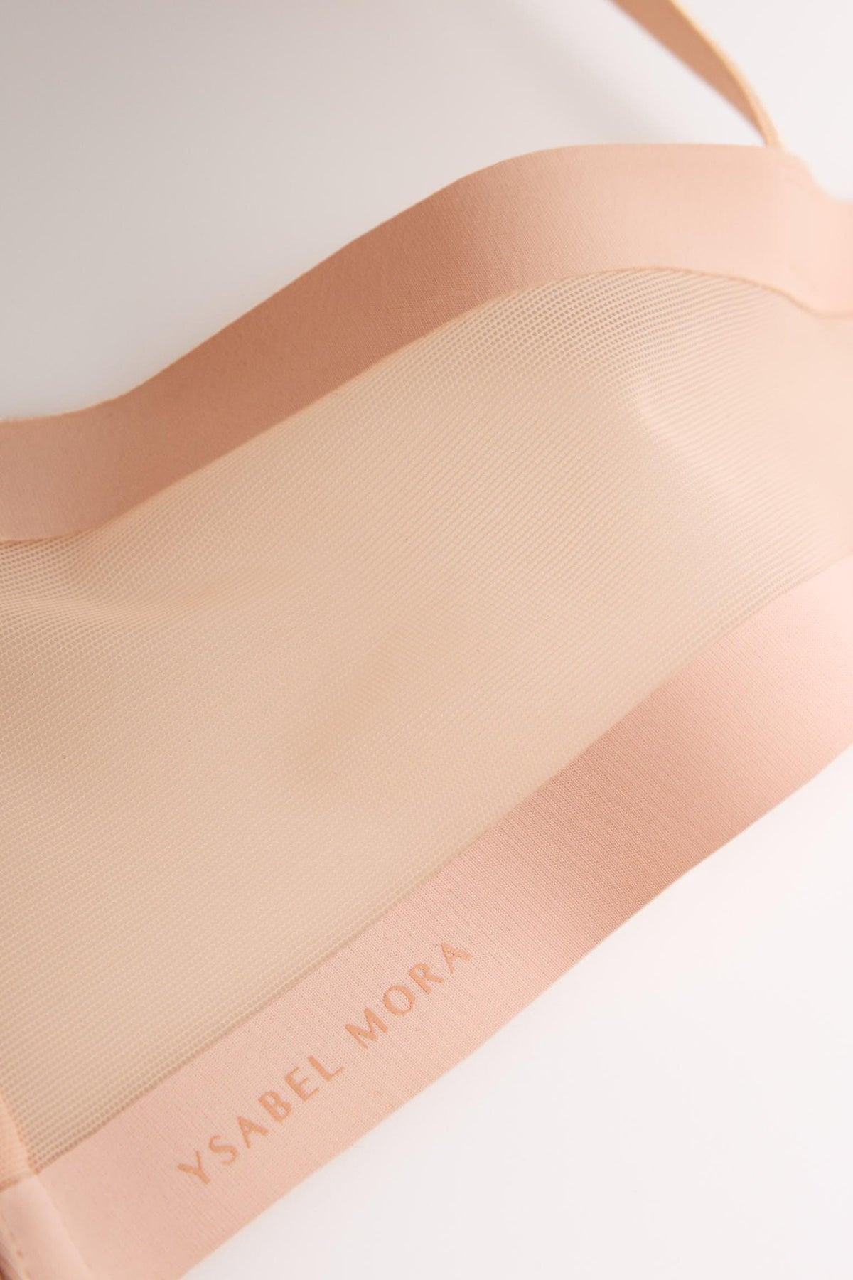Brasier nomarks Mar sin tirantes nude | Paula Echevarría